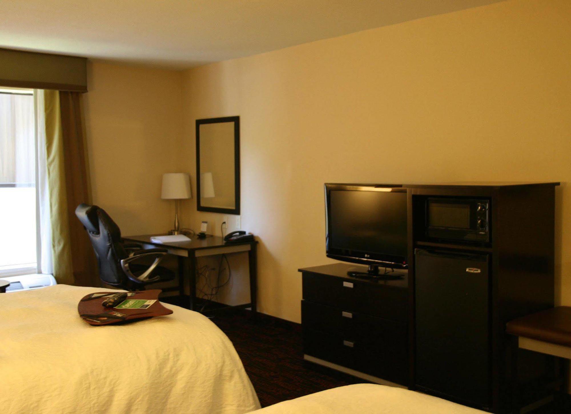 Hampton Inn Jericho - Westbury Cameră foto