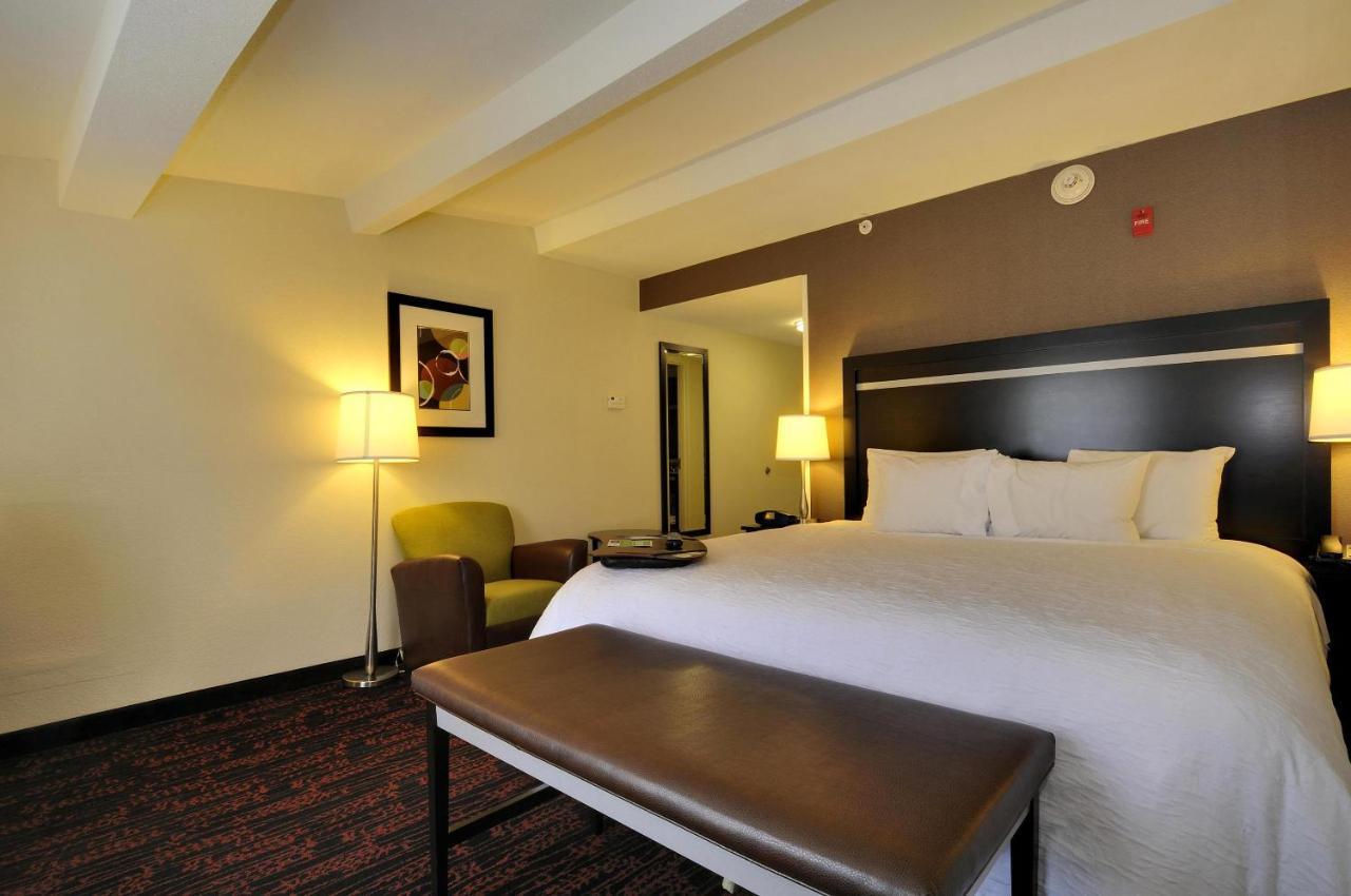 Hampton Inn Jericho - Westbury Exterior foto