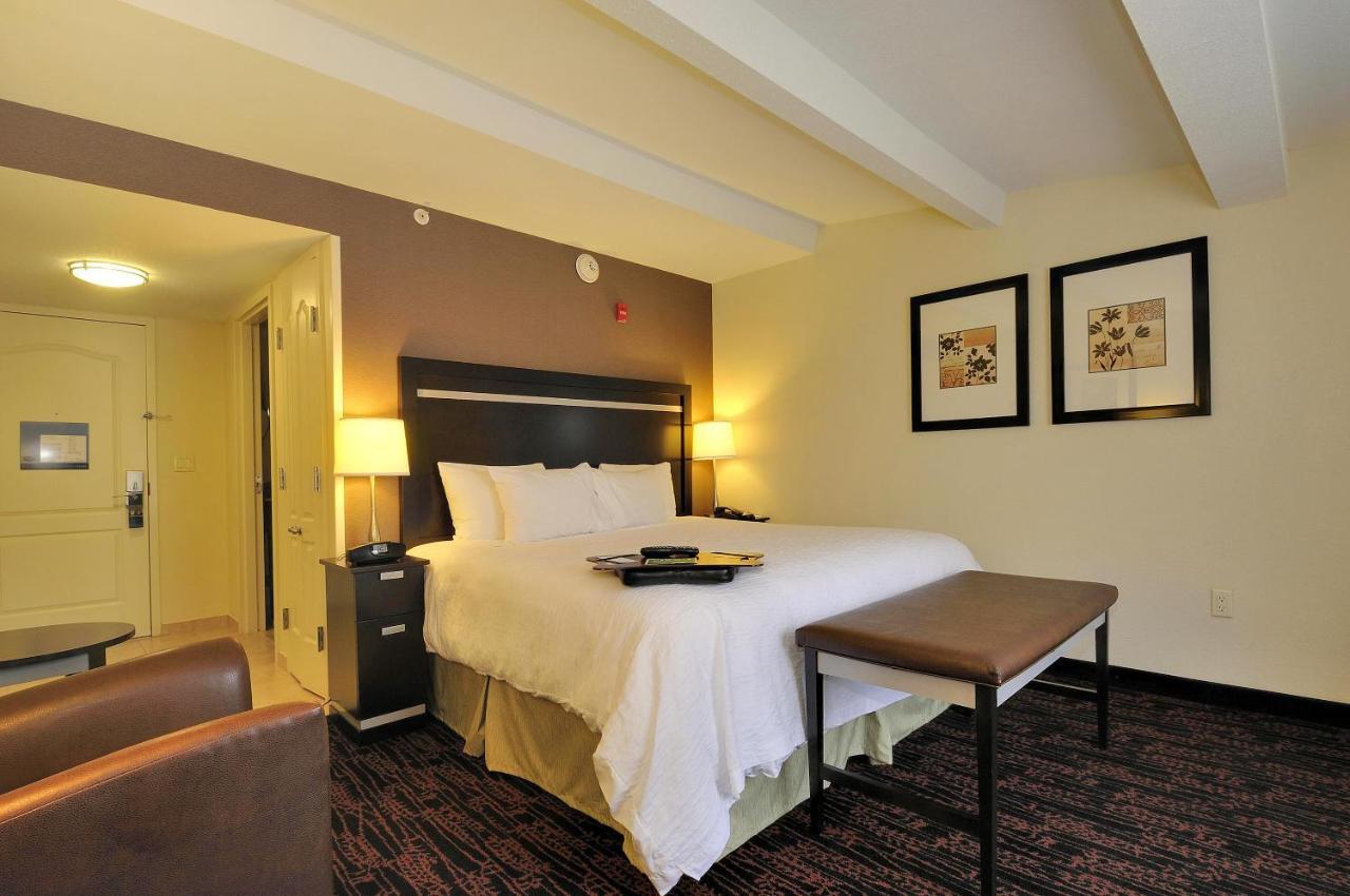 Hampton Inn Jericho - Westbury Exterior foto