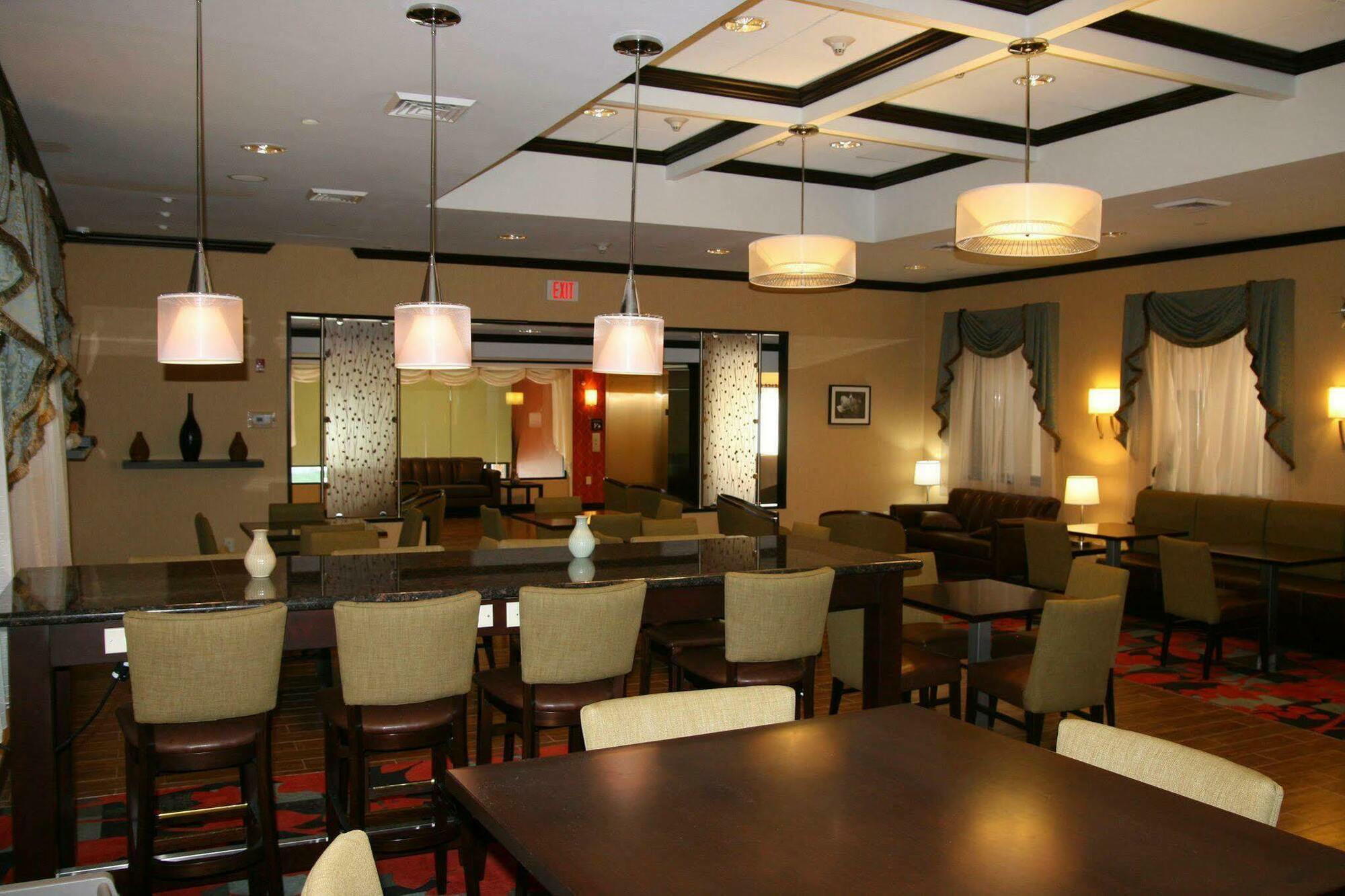 Hampton Inn Jericho - Westbury Restaurant foto